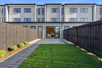 8/157 Bremner Road, Karaka