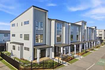 8/157 Bremner Road, Karaka