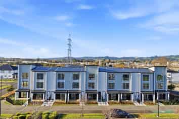 8/157 Bremner Road, Karaka