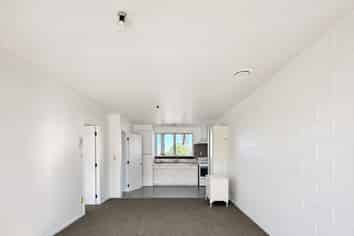 2/259 Puhinui Road, Papatoetoe