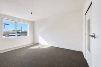 2/259 Puhinui Road, Papatoetoe