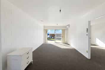 2/259 Puhinui Road, Papatoetoe