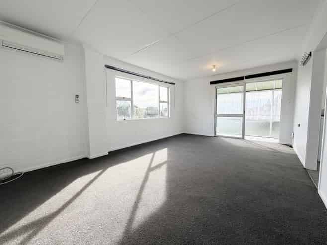 8B  Banks Street, Marfell