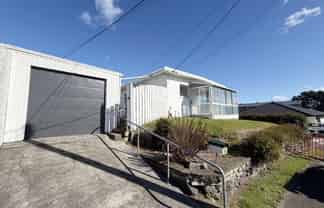 8B  Banks Street, Marfell