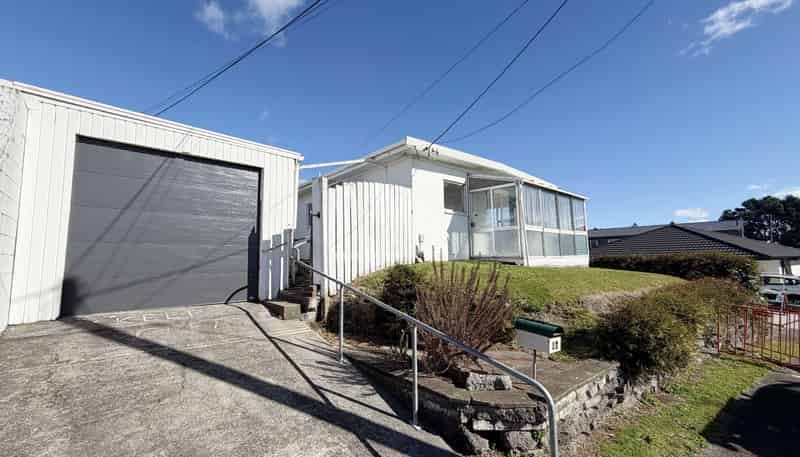 8B  Banks Street, Marfell