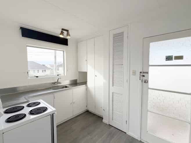 8B  Banks Street, Marfell