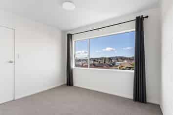 6/7 Eden View Road, Sandringham