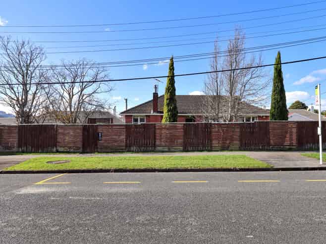 1 Field Street, Silverstream