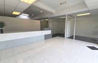 Tidy & Smart Showroom or Offices in Riccarton