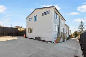 24E Lincoln Park Avenue, Massey