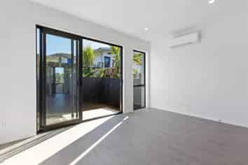 24E Lincoln Park Avenue, Massey