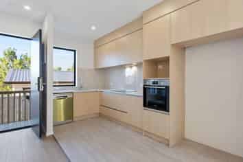 24E Lincoln Park Avenue, Massey