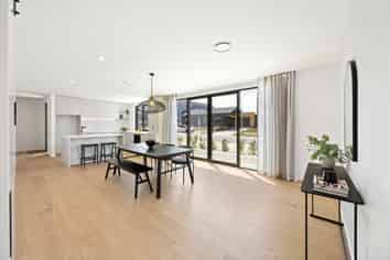 2 Pinn Street, Lake Hawea