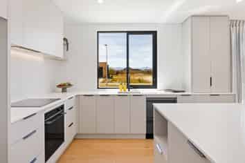 2 Pinn Street, Lake Hawea
