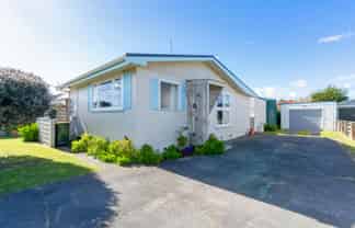76 Park Avenue, WAITARERE BEACH