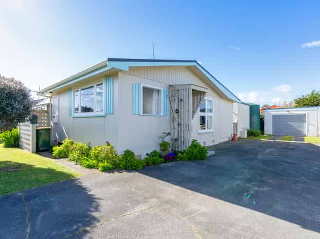 76 Park Avenue, WAITARERE BEACH