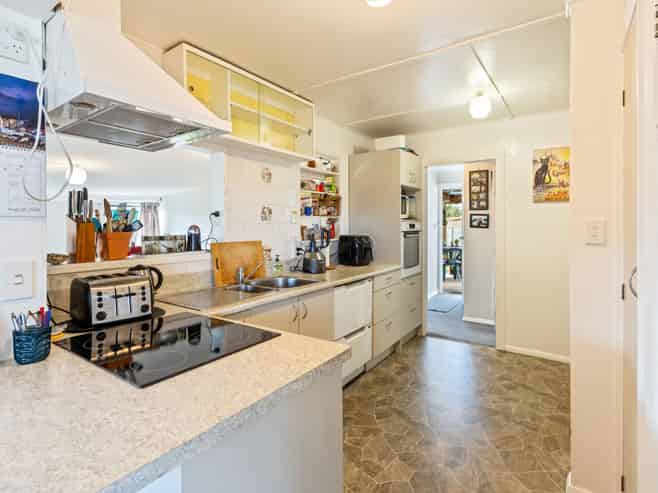 76 Park Avenue, WAITARERE BEACH