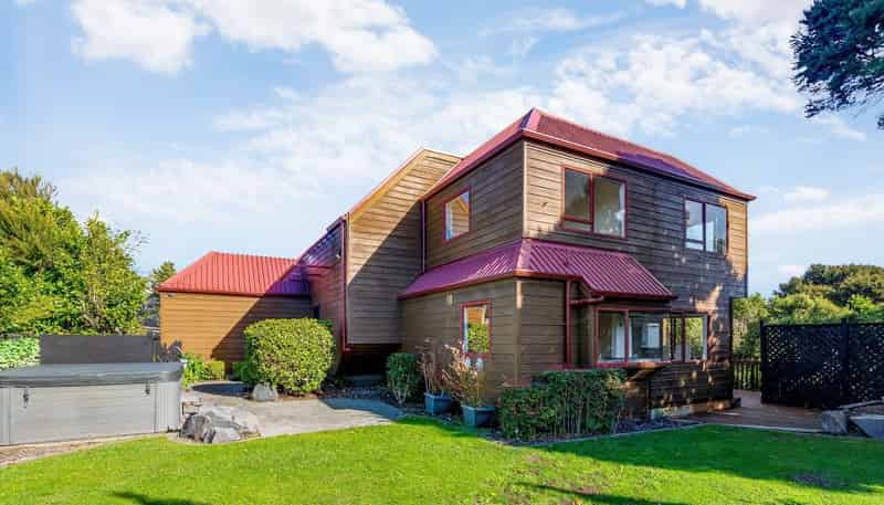 16 James Cook Drive, Whitby