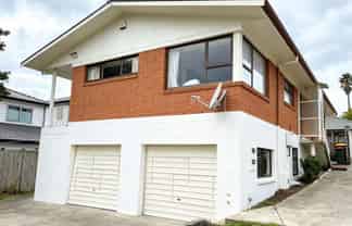 144 Prince Regent Drive, Half Moon Bay