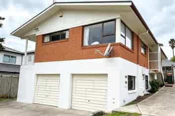 144 Prince Regent Drive, Half Moon Bay