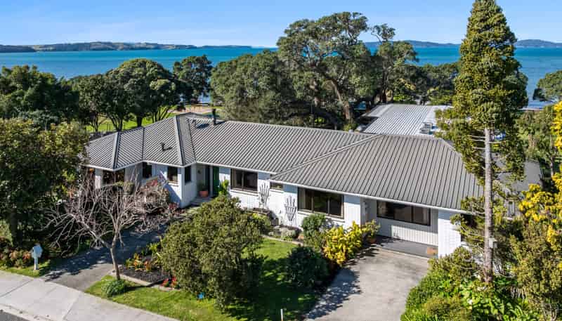 1 Moana Terrace, Snells Beach