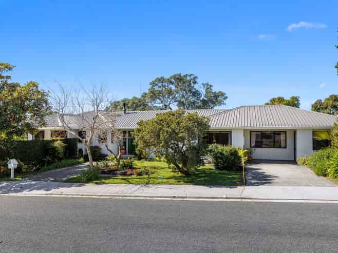 1 Moana Terrace, Snells Beach