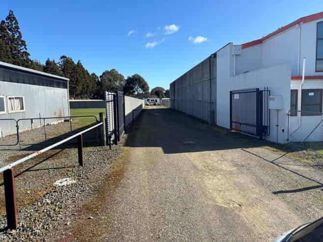 Bruce Road Storage Business & Freehold Opportunity