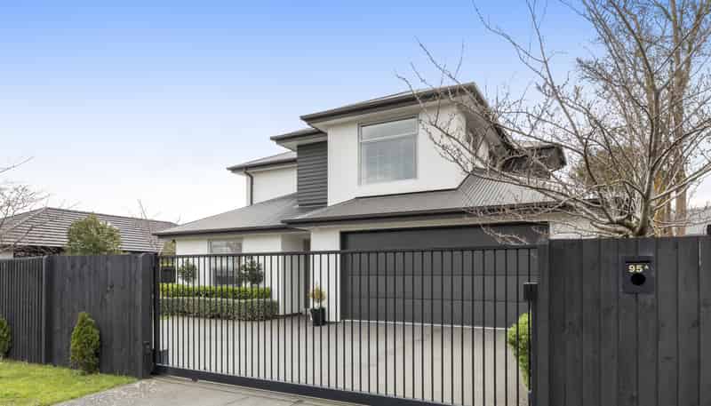95A Edgeware Road, Saint Albans