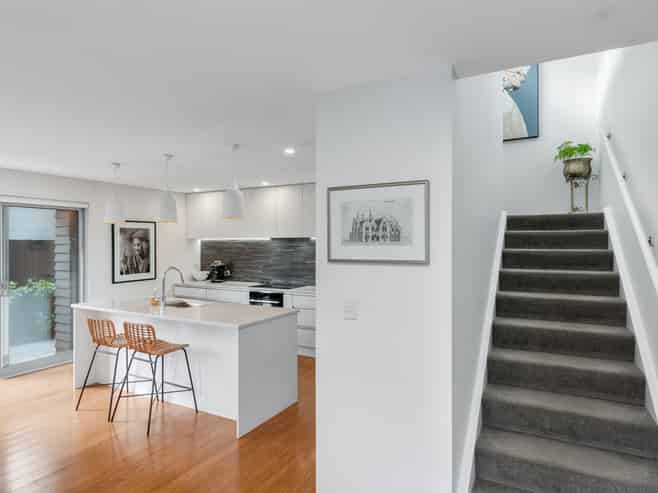 95A Edgeware Road, Saint Albans