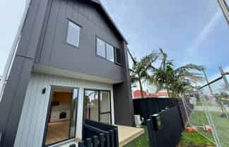 1/13 Thomas Road , Mangere