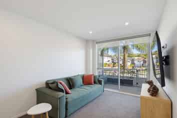 6/17 Link Crescent, Stanmore Bay