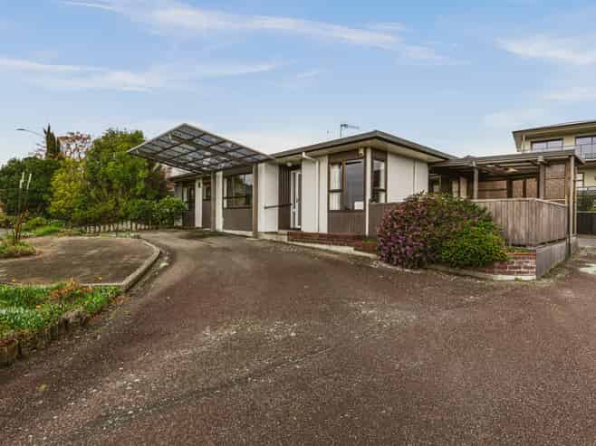 1/34 Busby Hill, Havelock North