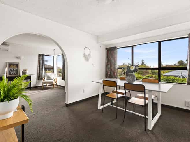 1/34 Busby Hill, Havelock North