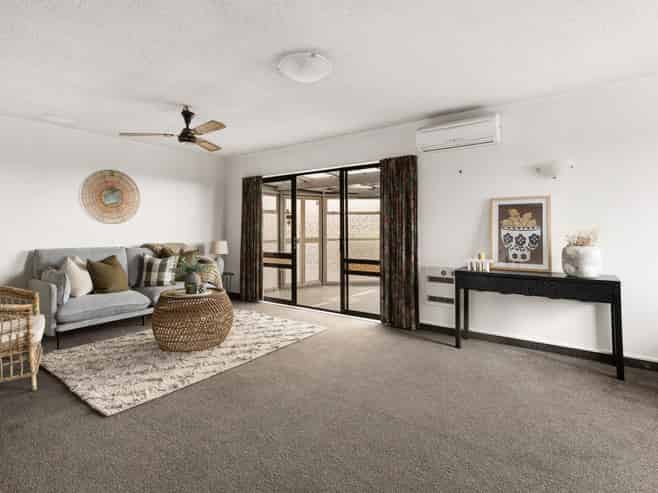 1/34 Busby Hill, Havelock North