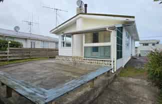 44 Manuka Street, Otaki Beach