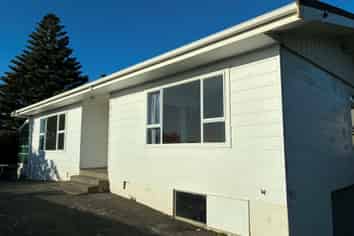 44 Manuka Street, Otaki Beach