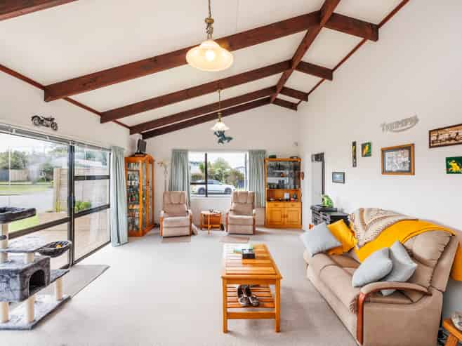 10 Oaklea Avenue, Marton