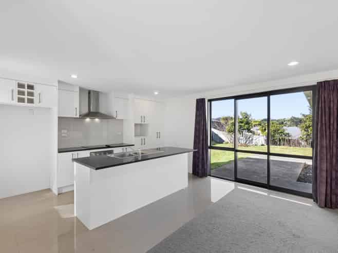 16 Manuka Road, Huntly