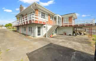 12 Staines Avenue, Mangere East