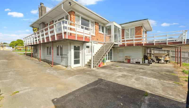 12 Staines Avenue, Mangere East
