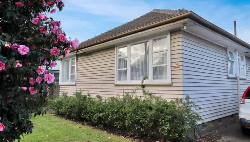 94 Pine Avenue, Ebdentown