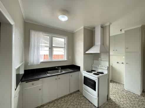 94 Pine Avenue, Ebdentown