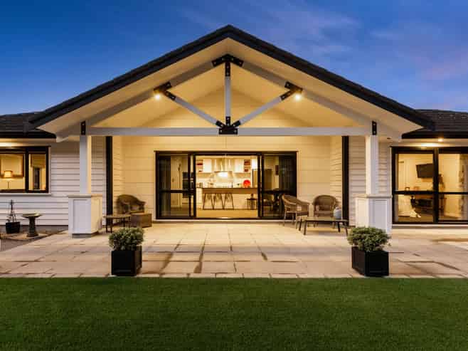 64 Banks Boulevard, Whitby