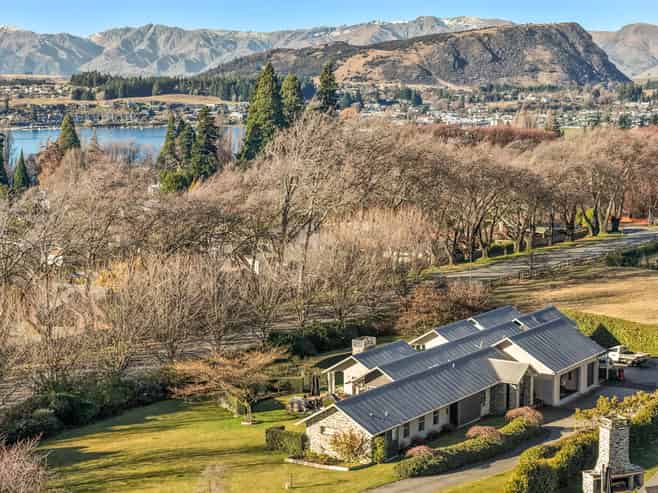 9 Hollyhock Lane, Wanaka