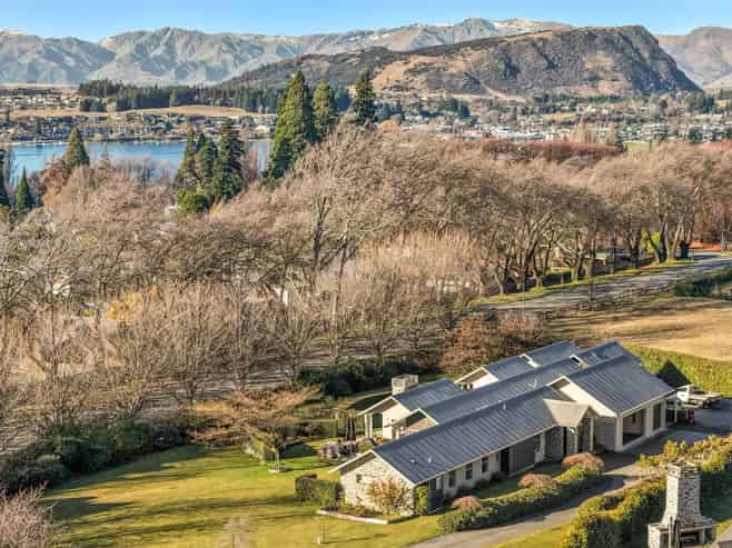 9 Hollyhock Lane, Wanaka