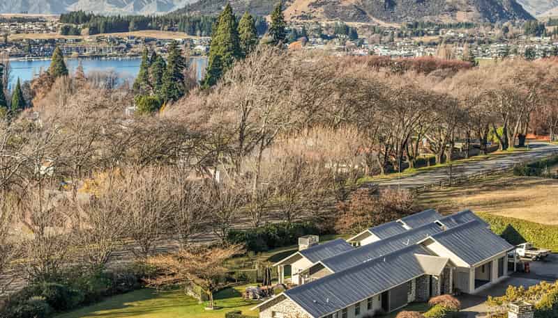 9 Hollyhock Lane, Wanaka