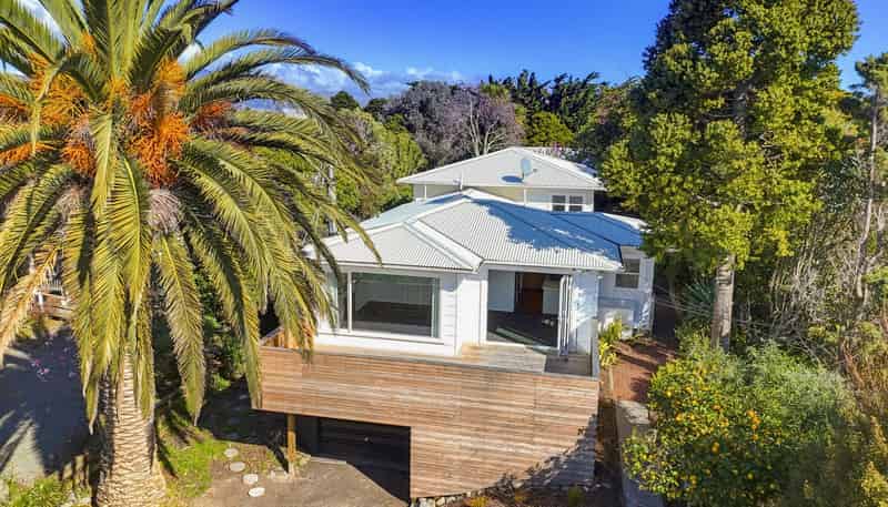 23 Tui Road, Raumati Beach