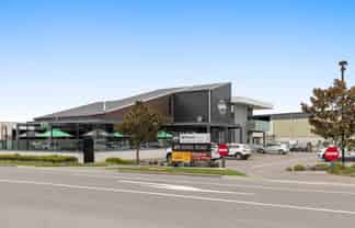 High Profile Investment with Established Tenant