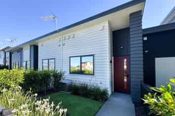 85 Nganui Avenue "Waiata Shores", Takanini