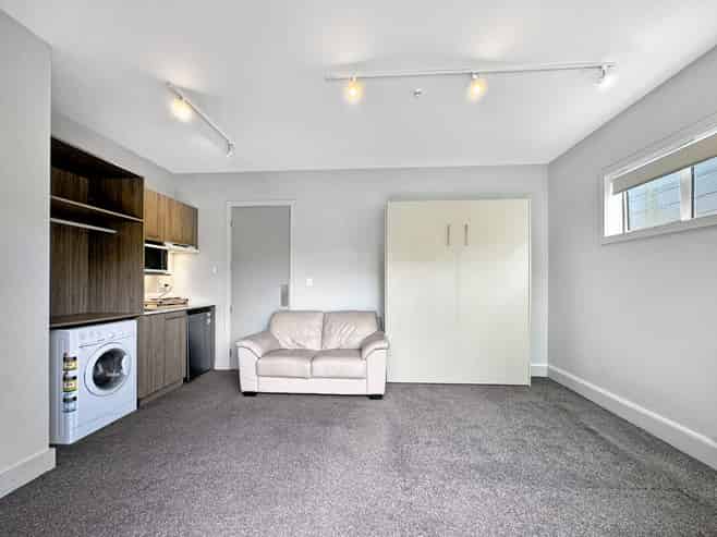2/24A Glenmore Street, Thorndon
